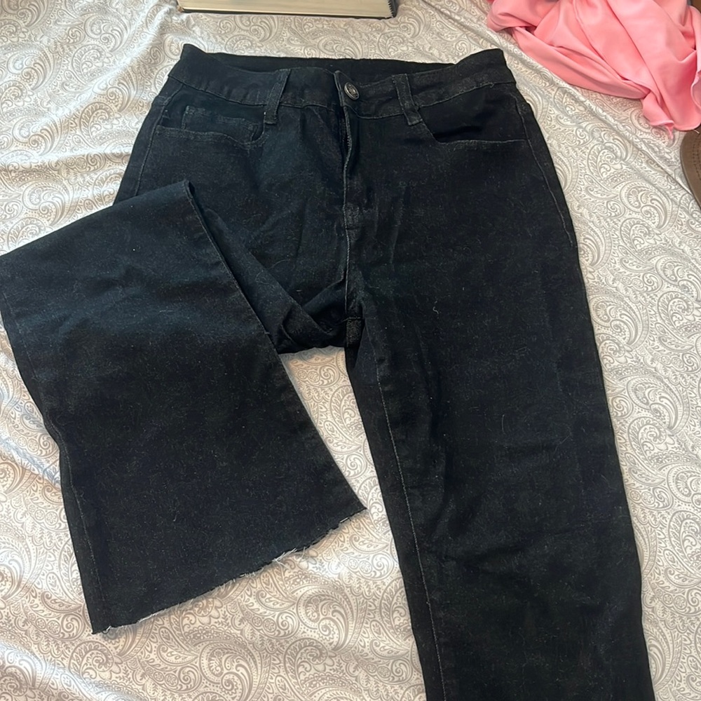 Black glamint denim jeans! High waist and bell flare bottoms.